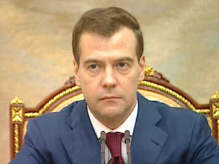 Президент Медведев поздравляет всю российскую команду, тренеров и болельщиков с долгожданной победой