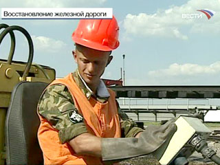 Российские военные железнодорожники, выполнив работы по восстановлению путей, покидают Абхазию