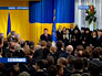 Виктор Янукович - президент Украины. Он официально и торжественно вступил в должность руководителя государства. В Верховной раде Янукович принес присягу и получил символы власти.